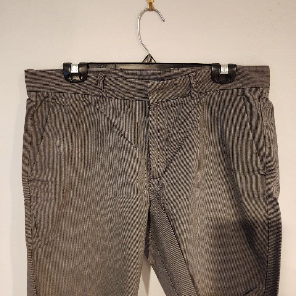 Theory Men's Gray Flat Front Shorts Size 33